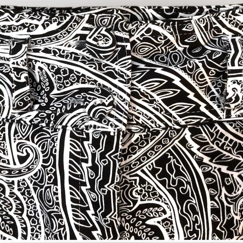 BAMBOO TRADERS - Women’s White & Black Paisley Capris Size Small - Picture 3 of 3